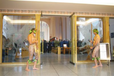Two Maori warriors guard the front door